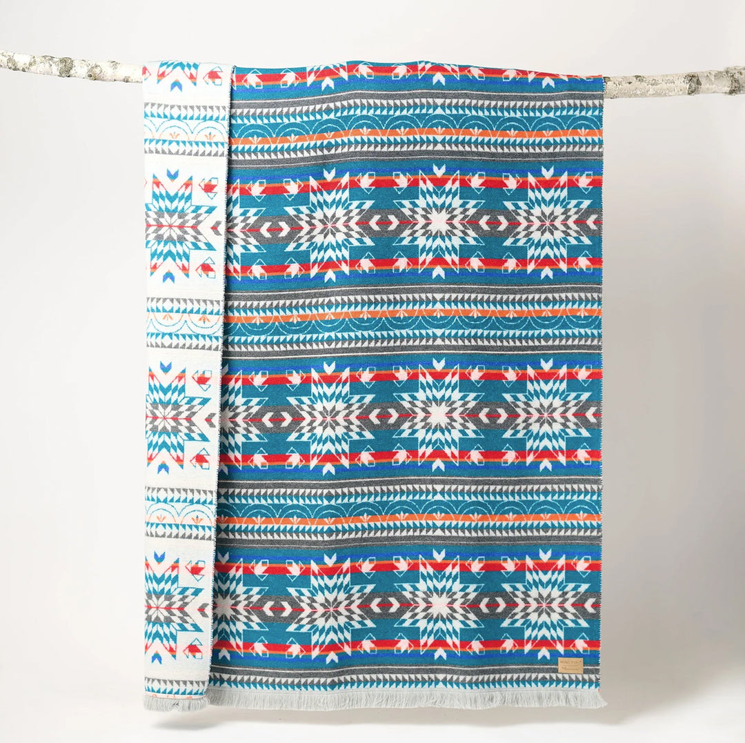 Nibi Reversible Blanket