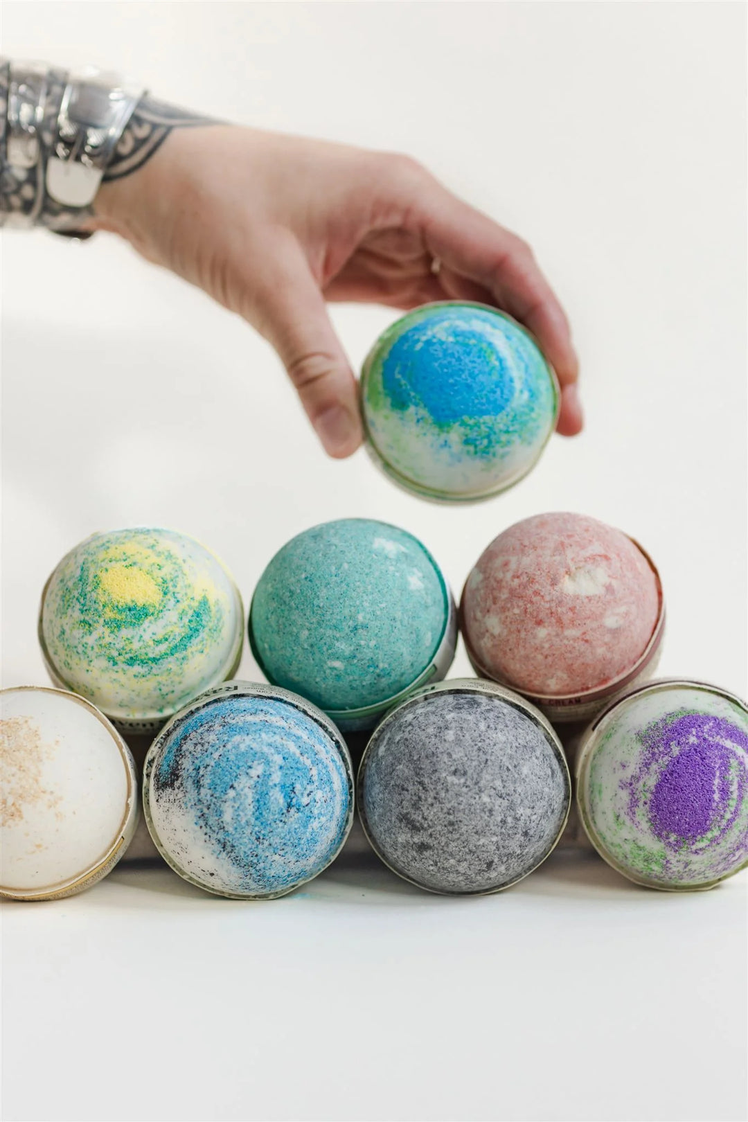 Fern Woman Bath Bomb | Juniper Fir + Balsam + Red Berries